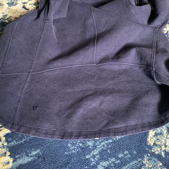 Lulu lemon size 6 navy scuba jacket flaw - Picture 9 of 9